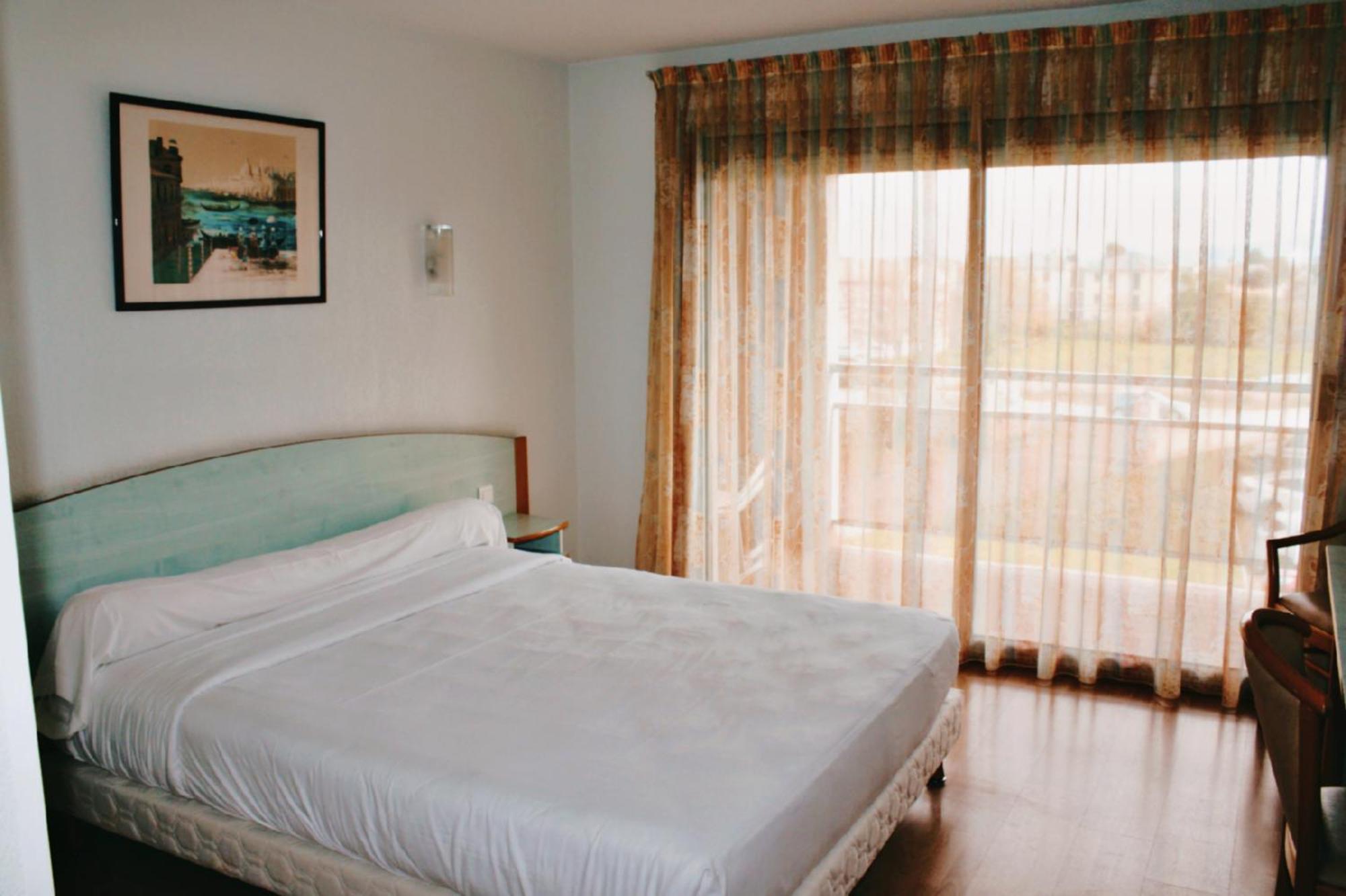 Hotel Poretta Lucciana  Room photo
