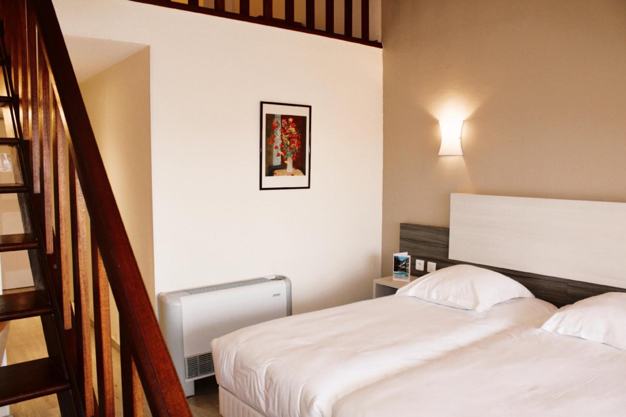 Hotel Poretta Lucciana  Exterior photo